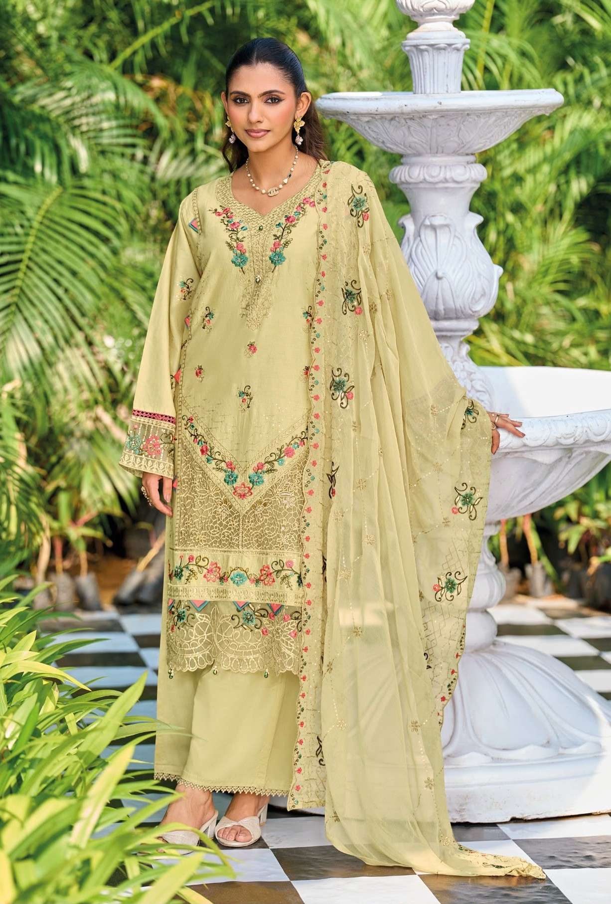 ELAF EXCLUSIVE - 02 DESIGN NO. 2000 OPEN & MODEL PICS BY DEEPSY SUITS